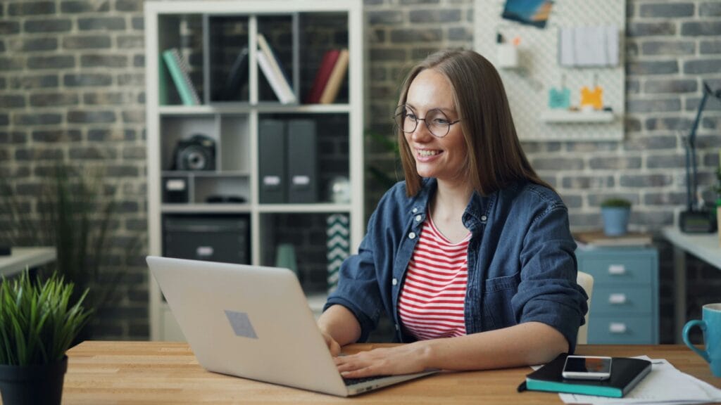 woman studying online french